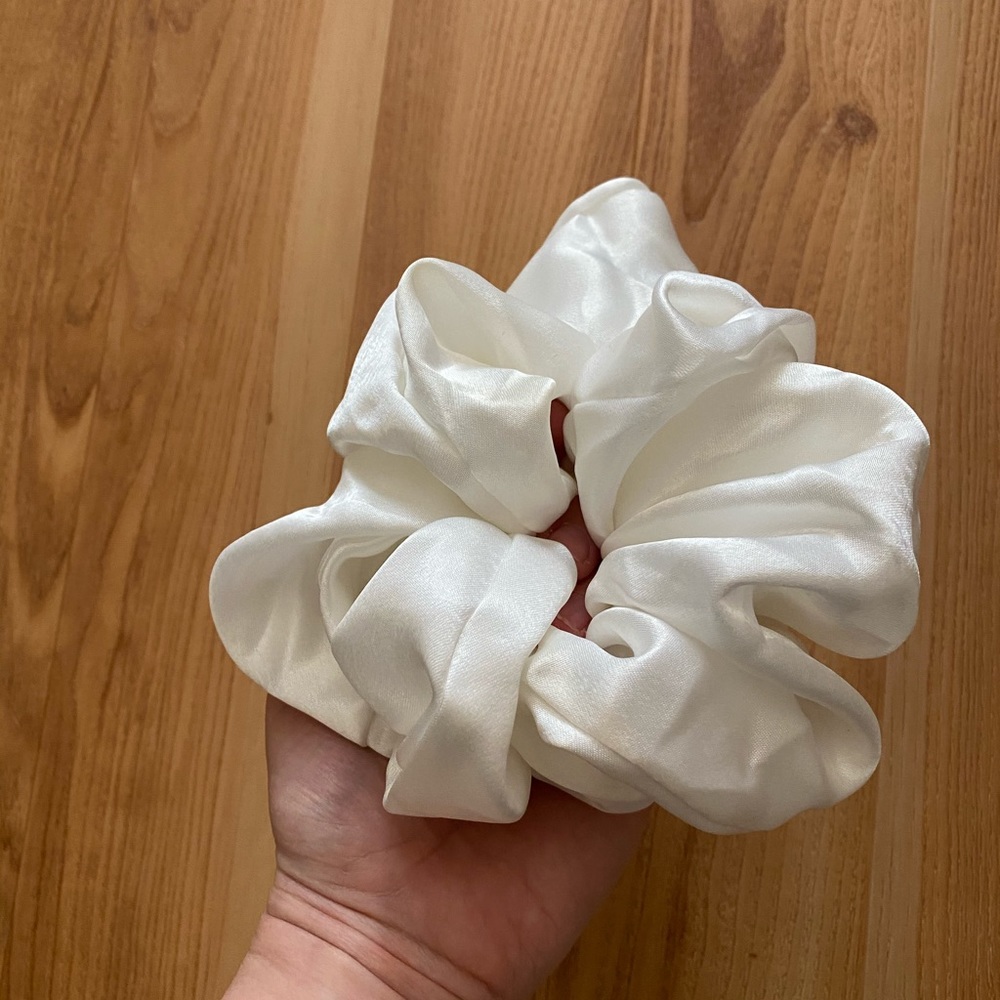 JUMBO WHITE SILKY HAIR SCRUNCHIE HAIR ACCESSORY